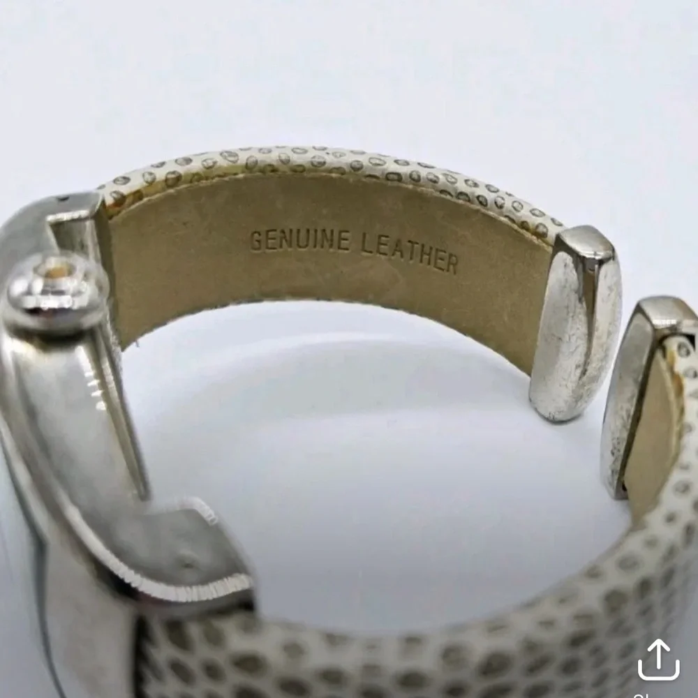 Vintage Joan Rivers Cuff Watch Classics Collection - Picture 2 of 2
